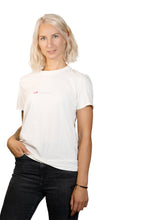 Lade das Bild in den Galerie-Viewer, Dashbike Attention Premium-T-Shirt - Damen Weiß
